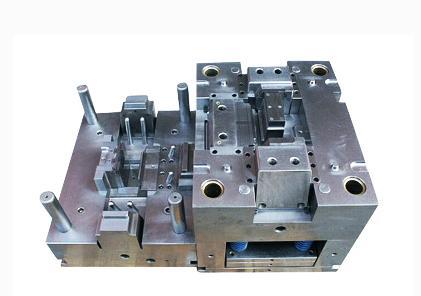 注塑機加工促進模具工業發展（zhǎn）
