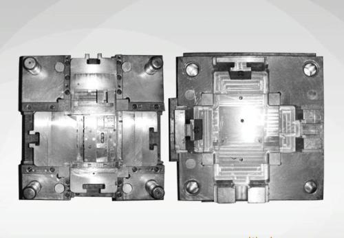 深（shēn）圳塑（sù）膠模具廠家：塑膠模具成型部份